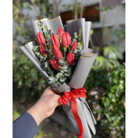 Red 10 Lale buketi